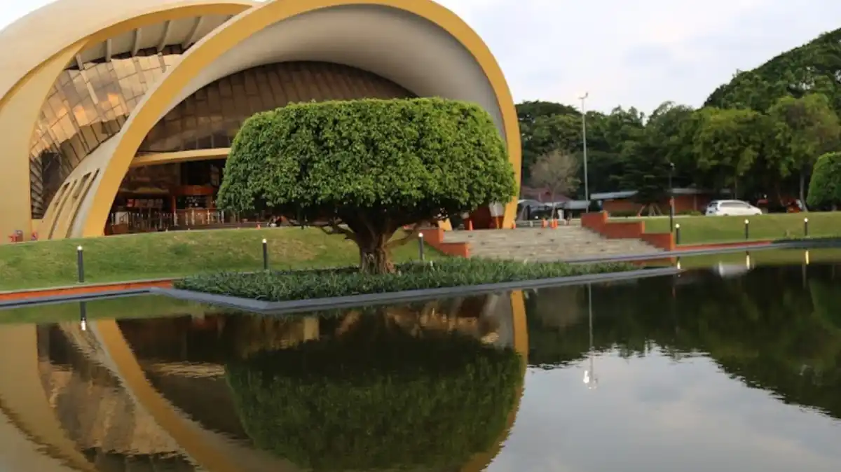 4. Theatre IMAX Keong Mas TMII