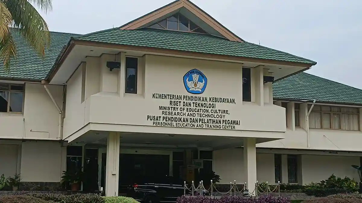 8. Aula Pusdiklat SDM Ketenagakerjaan RI