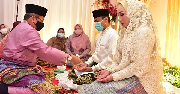 Apakah Laki Laki Harus Mengeluarkan Biaya Pernikahan