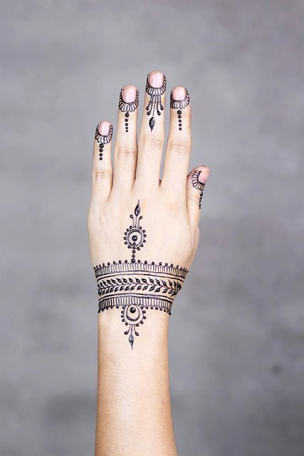 Henna Pengantin Simple Elegan