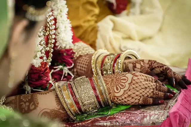 Henna Pernikahan Simple Cantik