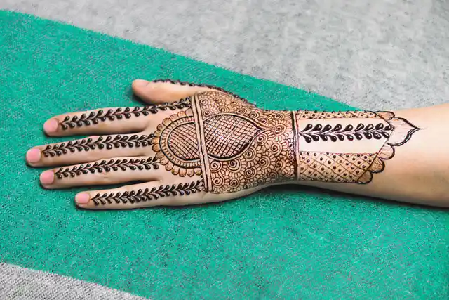 Inai Pengantin Simpel Elegan