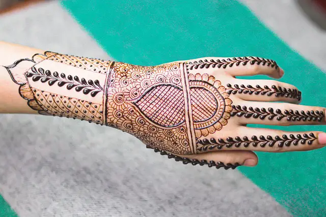 Inai Pengantin Simple Elegan