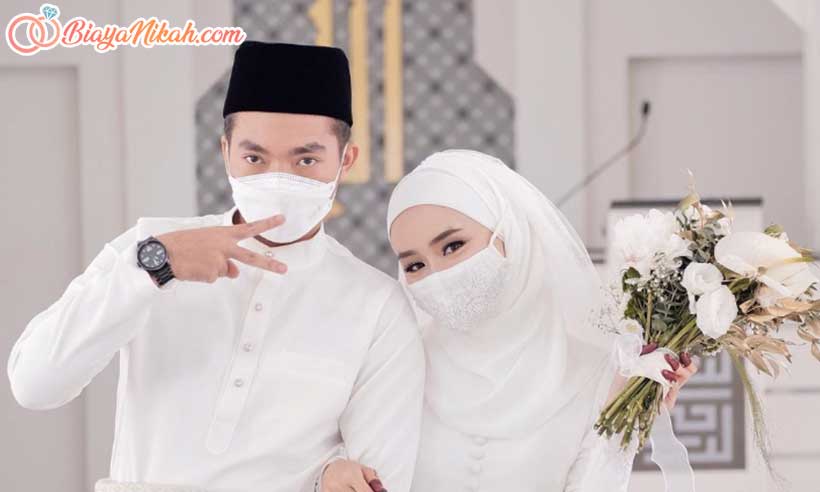 Baju Kurung adat melayu