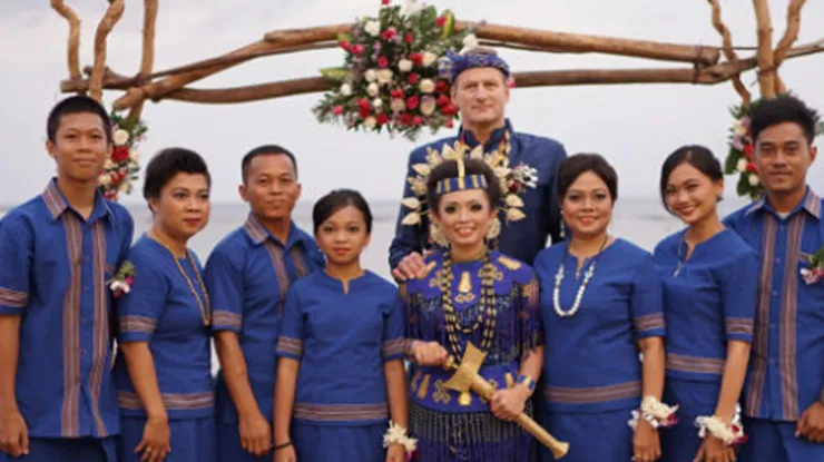 Baju Pengantin Toraja Biru