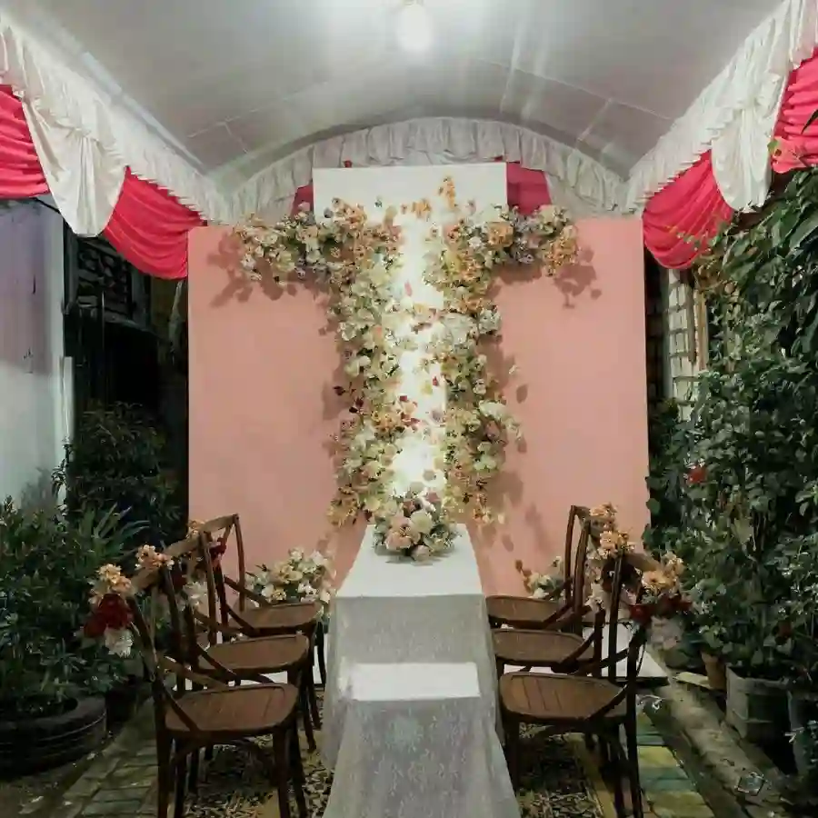 Dekorasi lamaran di tenda