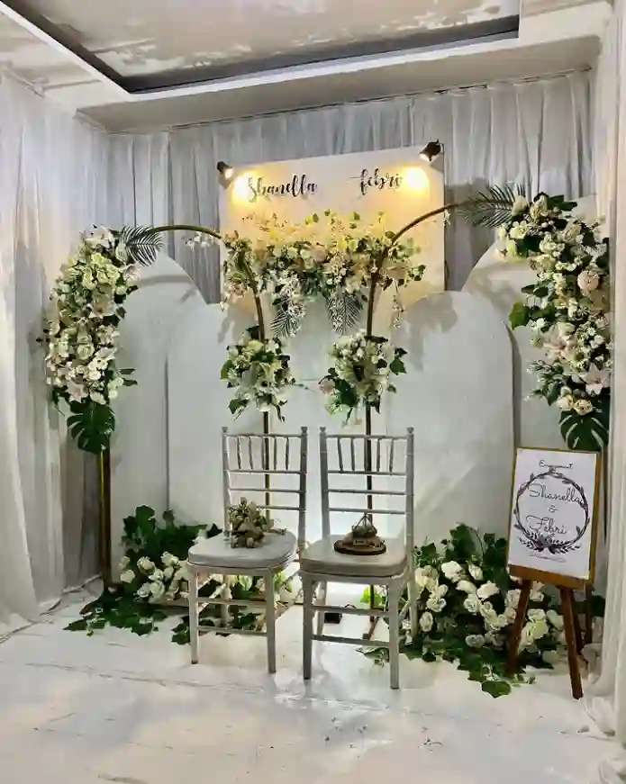 Dekorasi lamaran mewah dan elegan