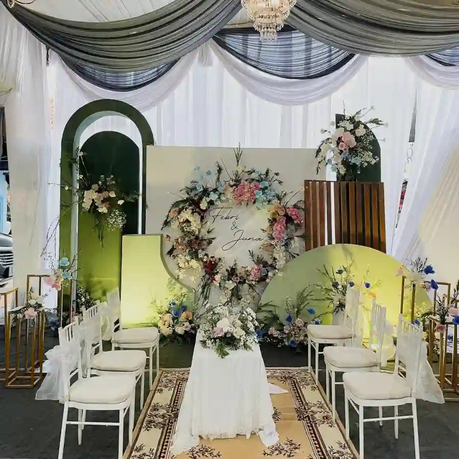 Dekorasi lamaran ukuran besar