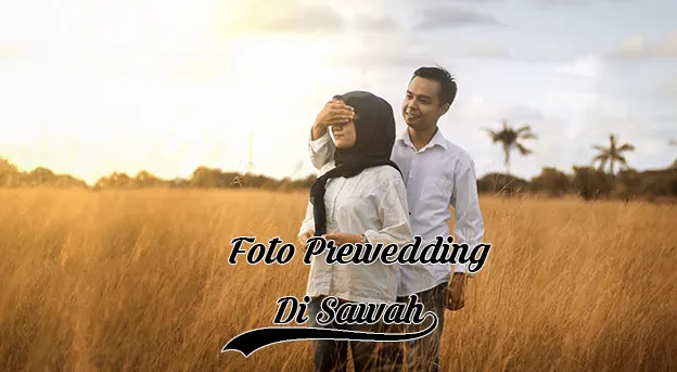 Foto prewedding di sawah