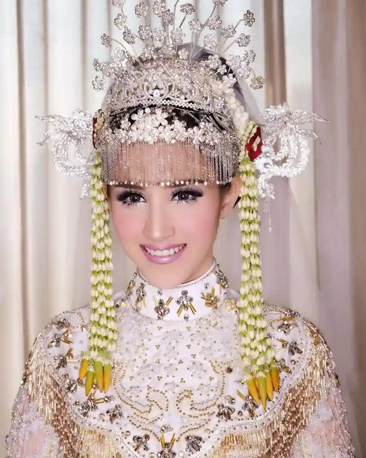 Kebaya Panjang Warna Silver siangko Mewah