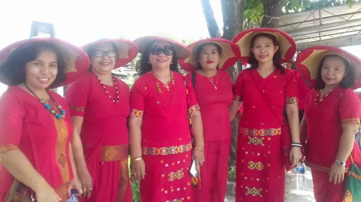 Tenun Baju Toraja Pabintik