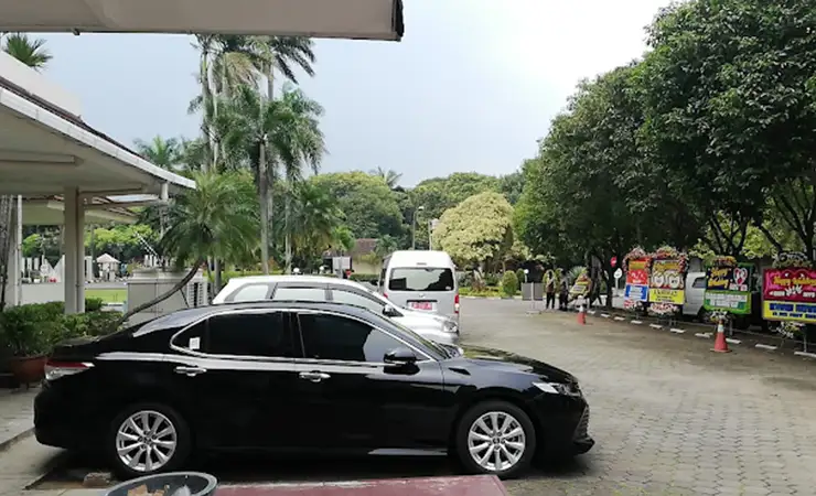 area parkiraan gedung puri ardhya garini