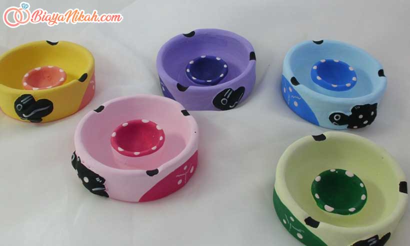 asbak souvenir pernikahan sedang trend