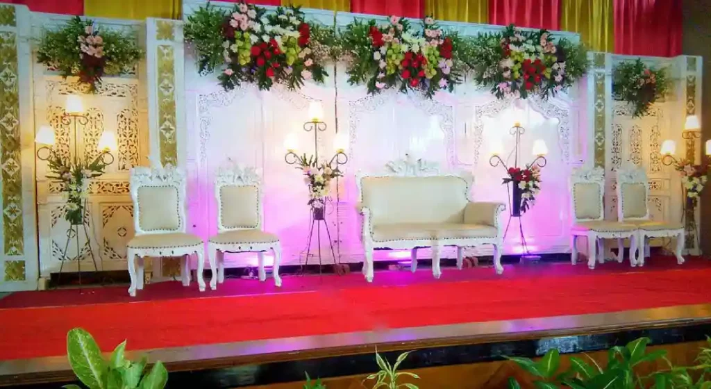 backdrop pernikahan simple