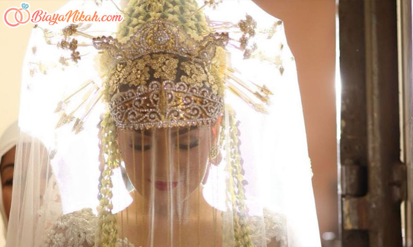 baju nikah adat betawi wanita