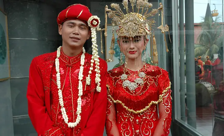 baju resepsi adat betawi Gaun Panjang Warna Merah