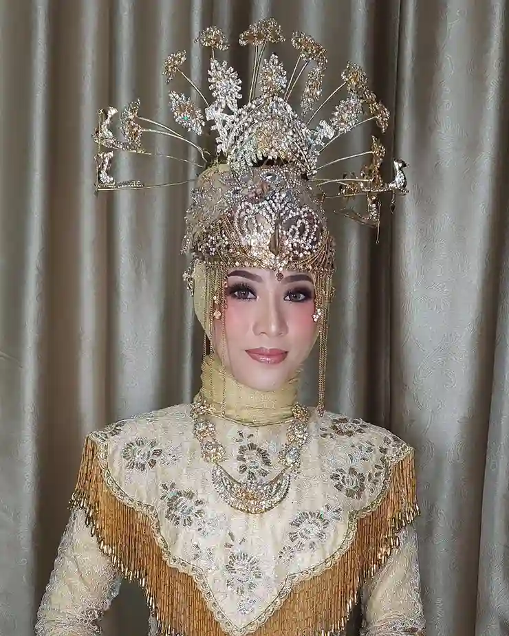 baju resepsi adat betawi modern