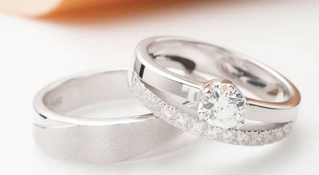 cincin tunangan modern