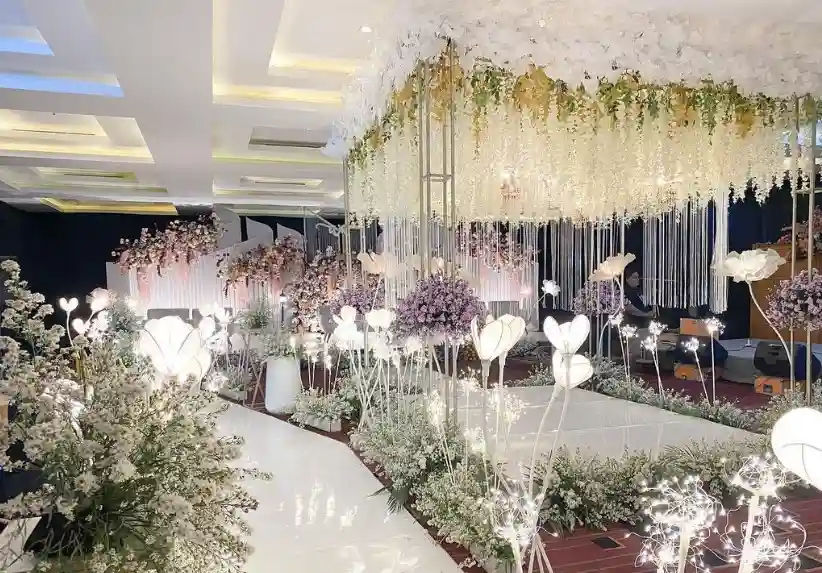 dekorasi pernikahan elegan mewah mahal