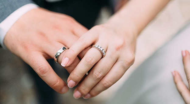 harga cincin tunangan terbaik