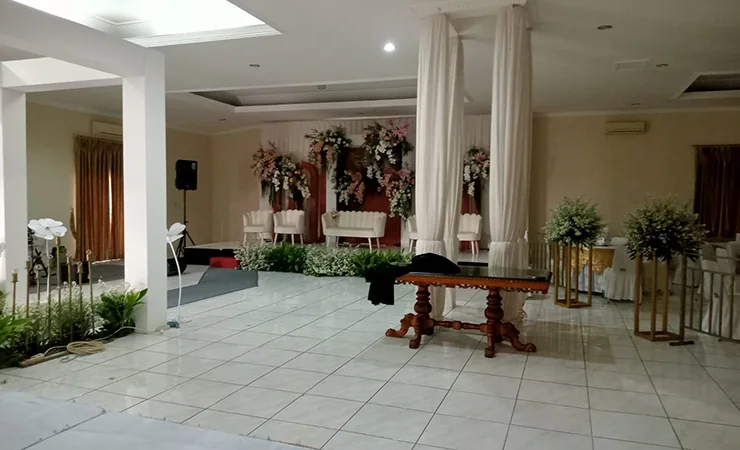 kondisi di dalam ruangan gedung serbaguna gempol