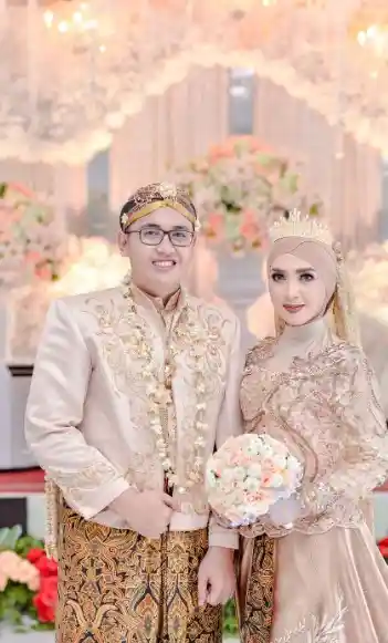 model busana resepsi adat jawa