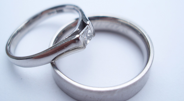model cincin tunangan murah