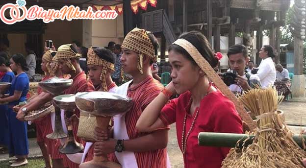prosesi Mapasongi Pernikahan Adat Toraja 1