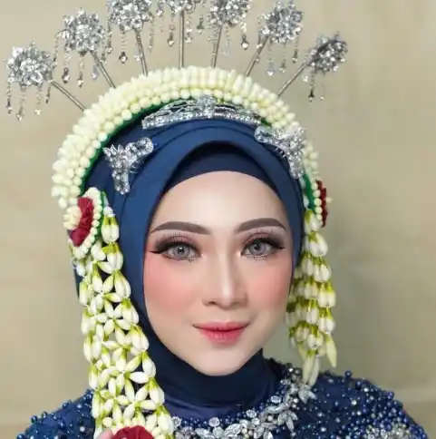 riasan wajah pengantin hijab jawa softlens