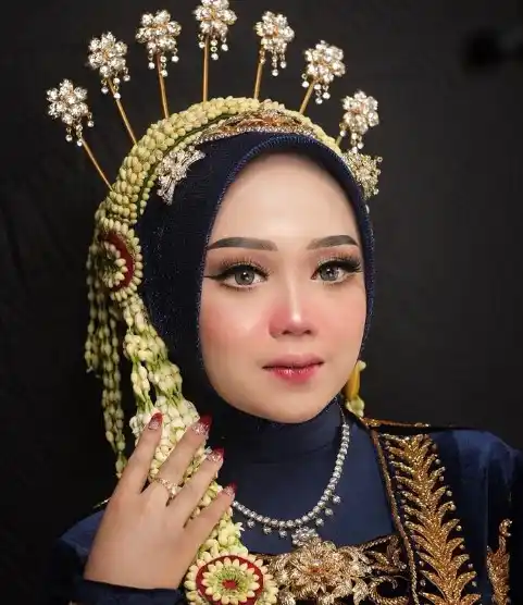 riasan wajah pengantin jawa blush on