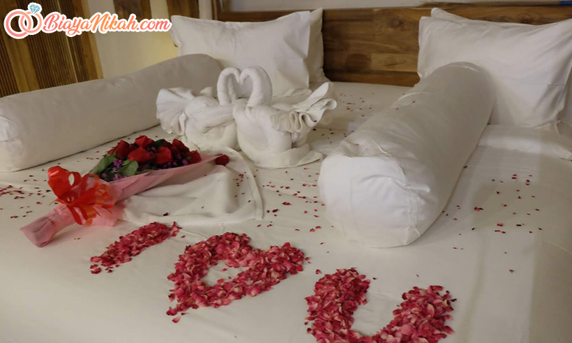 voucher hotel malam pertama